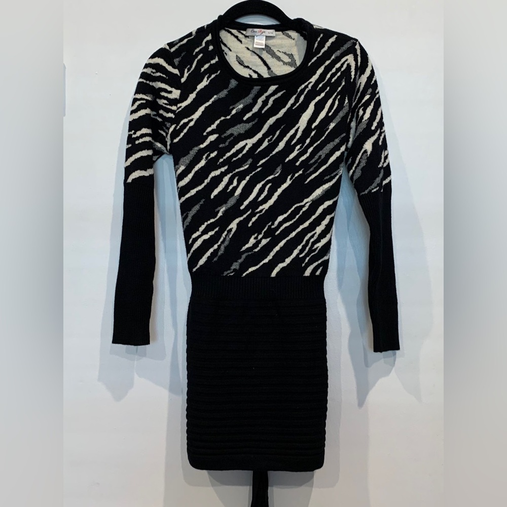Black & White Dress w/ Belt